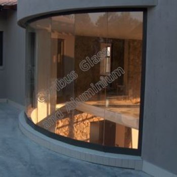 Aluminium and glass installation by Chribus