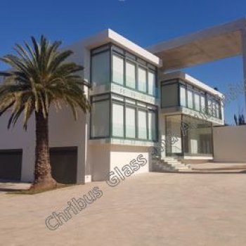 Aluminium and glass installation by Chribus